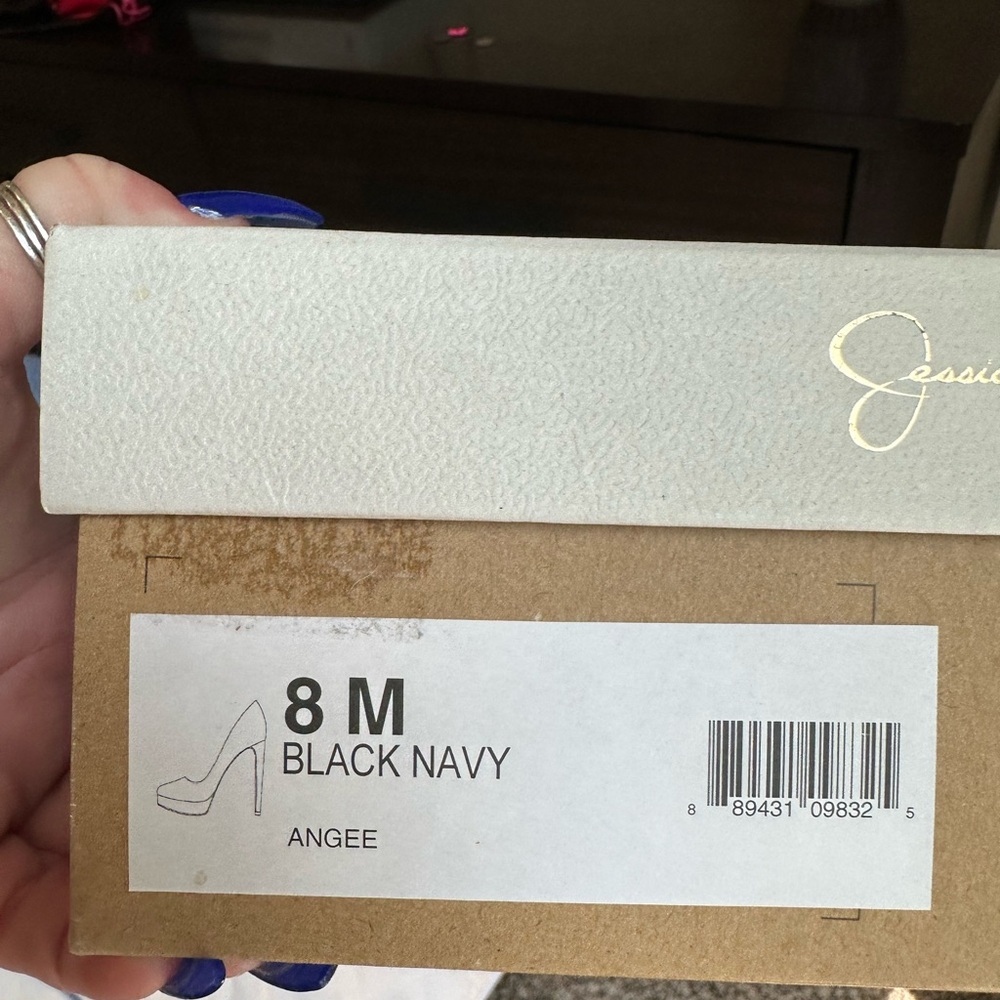 Jessica Simpson Elegant Black Heels - Picture 3 of 3